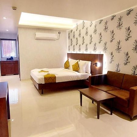Hotel Madhuban Silvassa Esterno foto