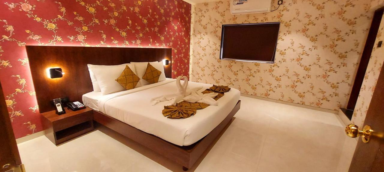 Hotel Madhuban Silvassa Esterno foto