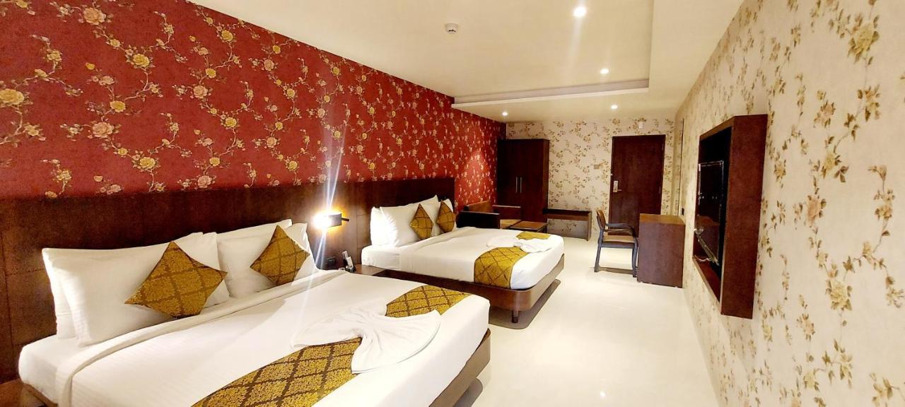 Hotel Madhuban Silvassa Esterno foto