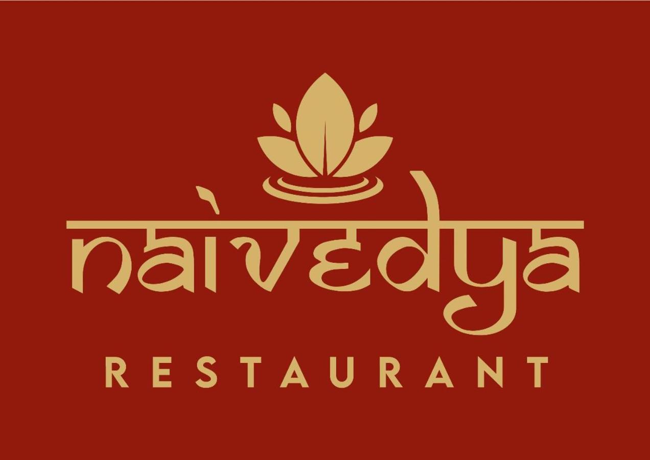 Hotel Madhuban Silvassa Esterno foto