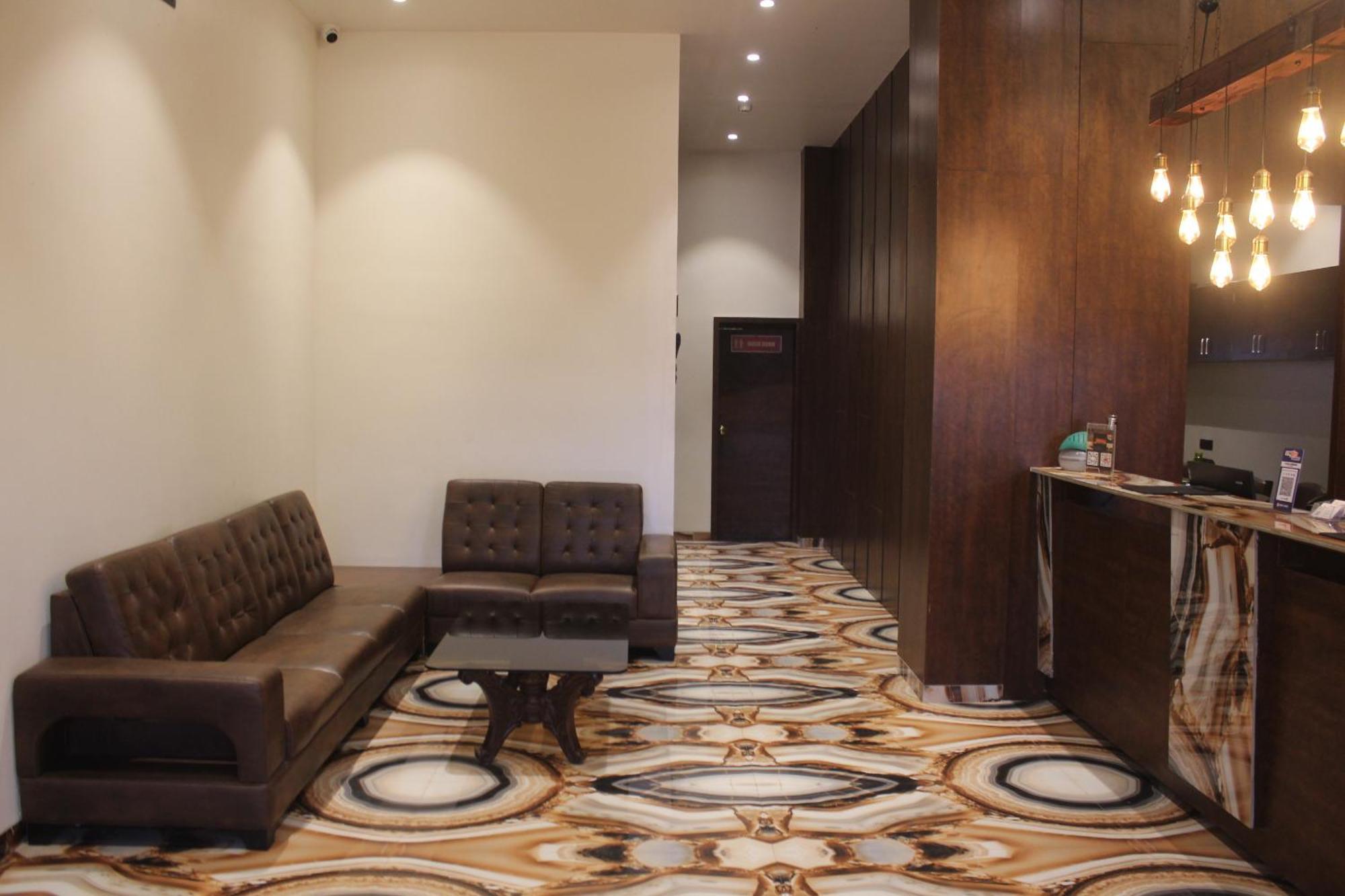 Hotel Madhuban Silvassa Esterno foto